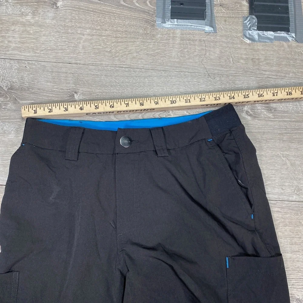 Amazon Black Cargo Shorts for Men - Picture 6 of 10